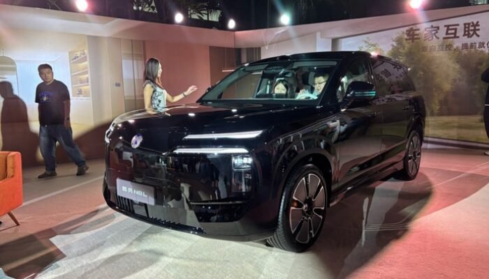 **SUV Mewah Denza N8L Meluncur: Goda Orang Kaya, Harganya Rp 700 Jutaan**