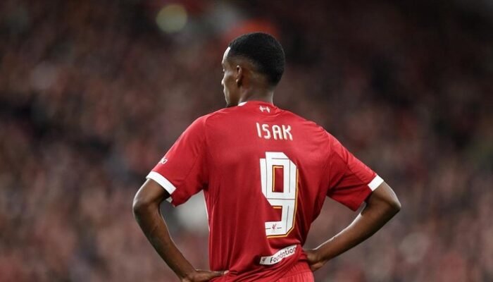 Isak Bapuk di Liverpool, Penggantinya di Newcastle Malah Gacor: Kisah Sukses di Balik Transfer