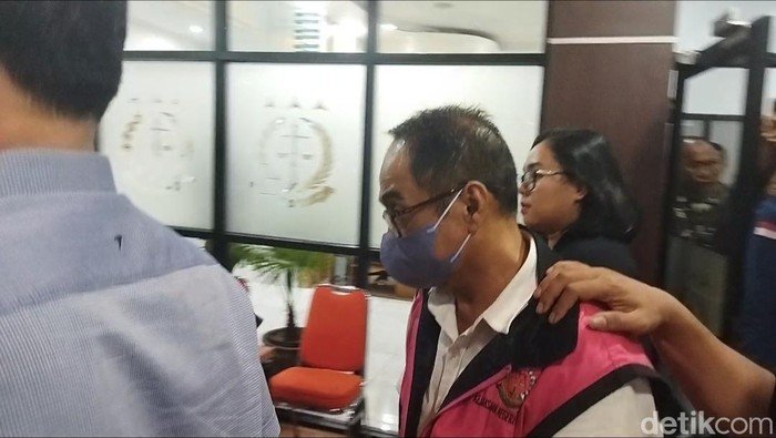 Kejari Kembali Beraksi, Tersangka Baru Ditetapkan dalam Kasus Korupsi di BUMD Serang: Transparansi diuji Lagi