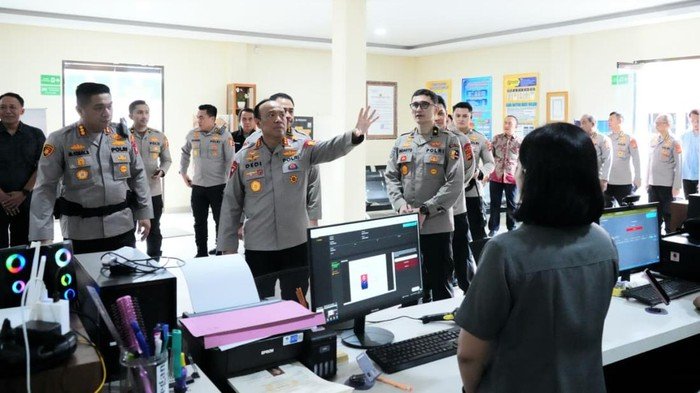 Wakapolri Tinjau Peningkatan Pelayanan SPKT di Denpasar: Polri Harus Hadir - Update 2