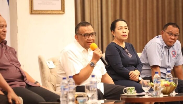 “Revitalisasi Upah Minimum, Wamenaker & Serikat Pekerja Segera Finalisasi Kesepakatan”