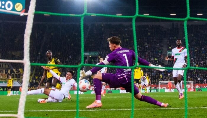 “Augsburg Vs Dortmund: Die Borussen Menang 1-0, Namun Apakah Ini Pertanda Berakhirnya Dominasi Dortmund?”