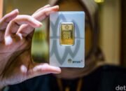 Emas Meleleh, Harga Anjlok Lagi! Cek Daftar Harga Terbaru Hari Ini, Waspada Trend Menurun