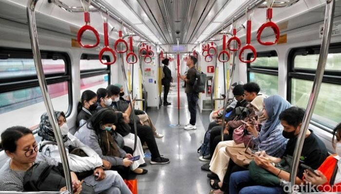 “Naik LRT Lebih Cepat dengan QRIS Tap, Yuk Pelajari Langkahnya!”