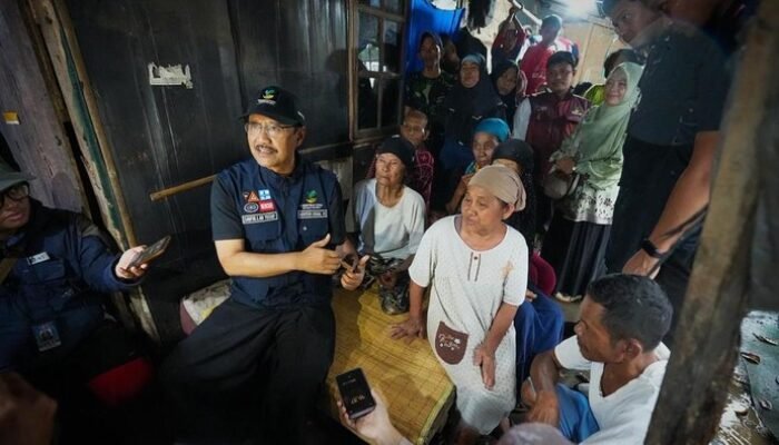 “Mensos: Berkah Perjuangan di Hari Pahlawan bersama Komunitas Pemulung”