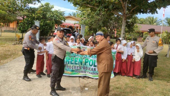 Polisi Rohul Tanam Harapan, Gerakan Green Policing di 21 Sekolah