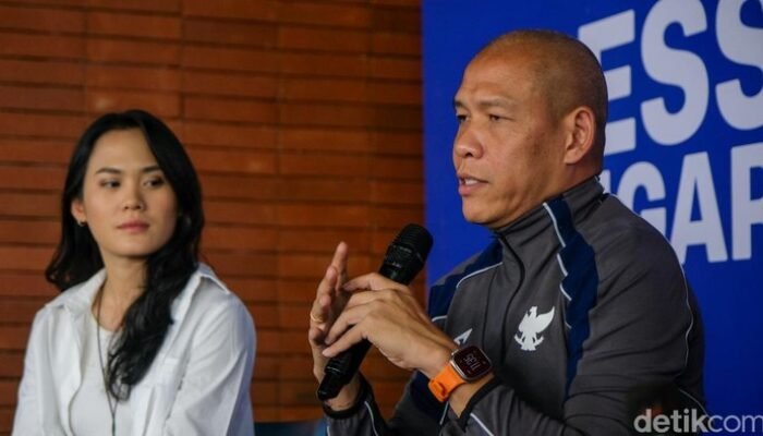 **Piala Dunia U-17 2025: Nova Arianto Tebar Pesan ‘Enjoy the Ride’ kepada Timnas Indonesia U-17**