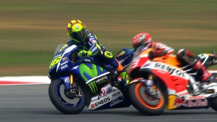 Mantan Pebalap MotoGP Sebut Rossi Bukan Korban Sepang Clash - Alternatif 1