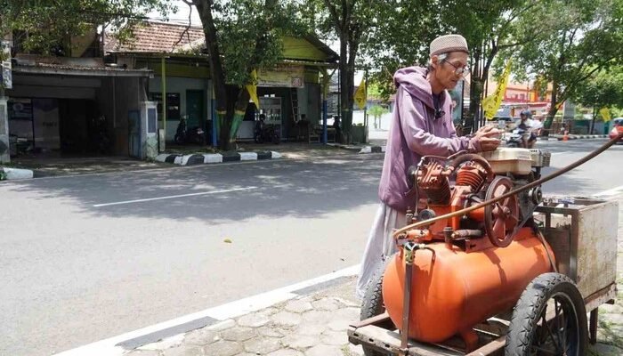 **Dari Penambal Ban ke Penyelamat, Kisah JKN di Pati yang Mengharukan**