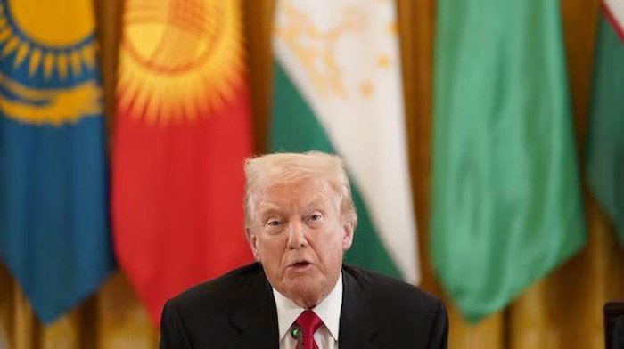 Trump: Raksasa Farmasi Dihantam, Harga Obat Penurun Berat Badan Terjun Bebas!