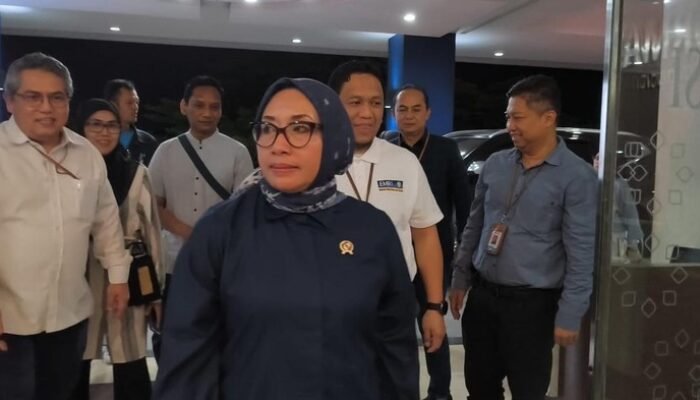 Dari Ledakan ke Rekonstruksi: Menteri PPPA Apresiasi Polisi Cepat Renovasi Masjid SMA 72 Jakarta
