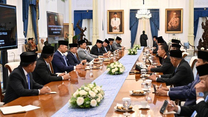 Arahan Prabowo ke Komisi Reformasi Kepolisian: Jangan Takut Lihat Kekurangan - Update 3