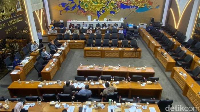 Draf RUU BPIP Atur Pembinaan Pancasila Bagi Calon Naturalisasi WNI: Reaksi Masyarakat dan Implikasi Jangka Panjang