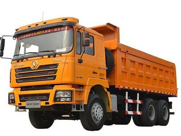 Krisis PHK dan Wanti-wanti Truk Impor China di Indonesia