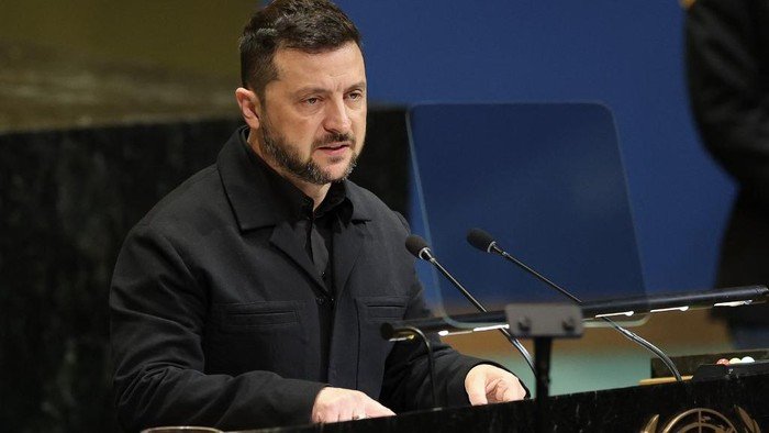 Skandal Korupsi Menceburkan 2 Menteri Ukraina ke Depan Hukuman