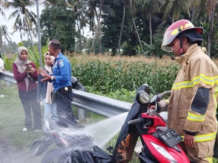 Dari Parfum Meledak hingga Motor Terbakar, Lombok Mengalami Kebakaran yang Mengerikan