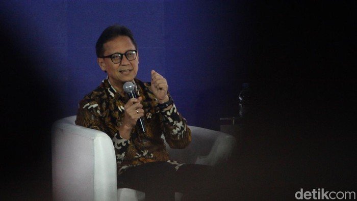 **Menkes Pastikan Penghapusan Tunggakan Iuran Tak Ganggu Keuangan BPJS Kesehatan: Strategi Cerdas untuk Masyarakat Miskin**