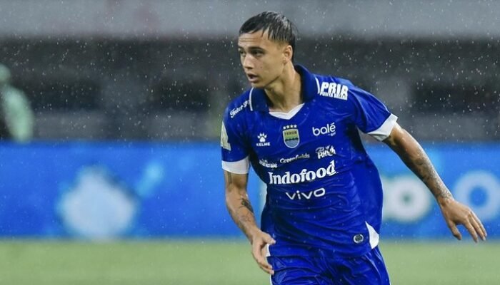 Recharge Usai Jeda, Eliano Jadi Kunci Persib dalam Perburuan Kejuaraan melawan Borneo FC