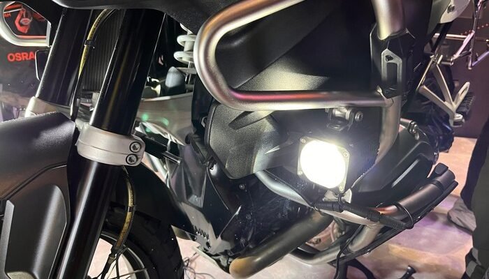 **Lampu Tembak, Kunci Mencegah Hajar Lubang saat Touring Malam!**