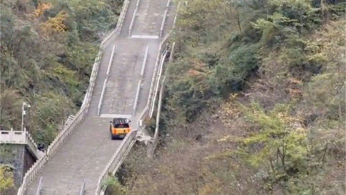 Chery vs Range Rover: Siapa yang Berani Menjelma di 999 Anak Tangga?