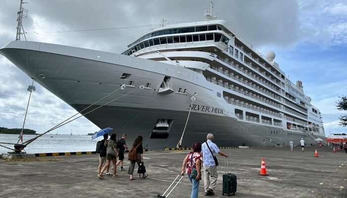 “Benoa Makin Bergeliat! 2 Kapal Besar Ini Siap Guncang Pasar Perjalanan!”