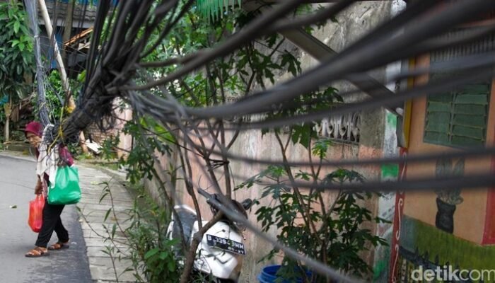 “Bina Marga Terangkan: Pembenahan Kabel di Jaksel Terhambat, Apa Solusinya?”
