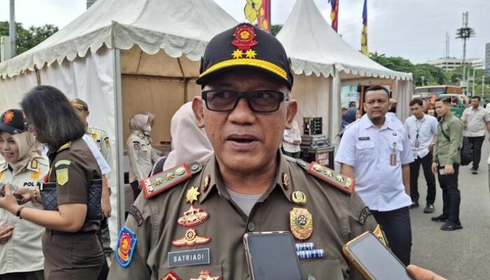 Heboh! Petugas Satpol PP Sita Aktivitas Haram di Taman Daan Mogot