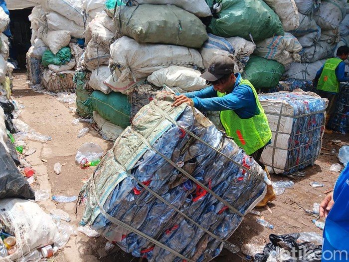 Cara Pemulung di Tangsel Raup Rp 1,2 Miliar Tiap Bulan - Alternatif 3