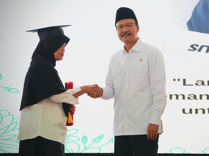 **Gus Ipul Hadiri Graduasi di Pemalang, Apresiasi KPM yang Berdaya Saing**