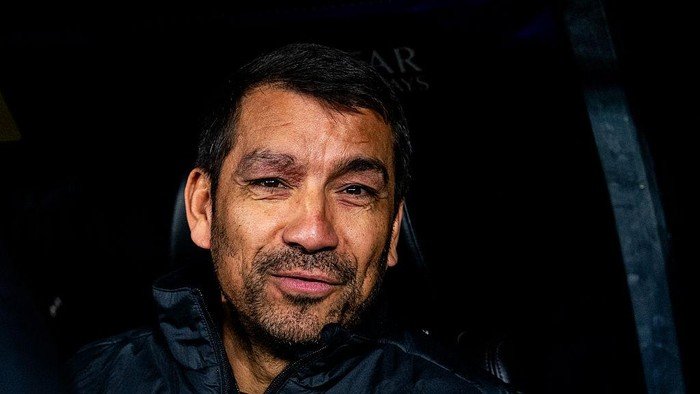 Van Bronckhorst Bakal Latih Timnas