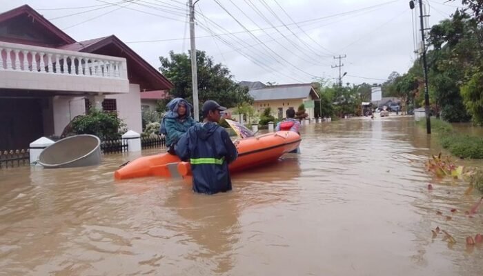 Banjir Menerjang Kota Solok Sumbar, 3.362 Warga Kehilangan Tempat Berteduh!