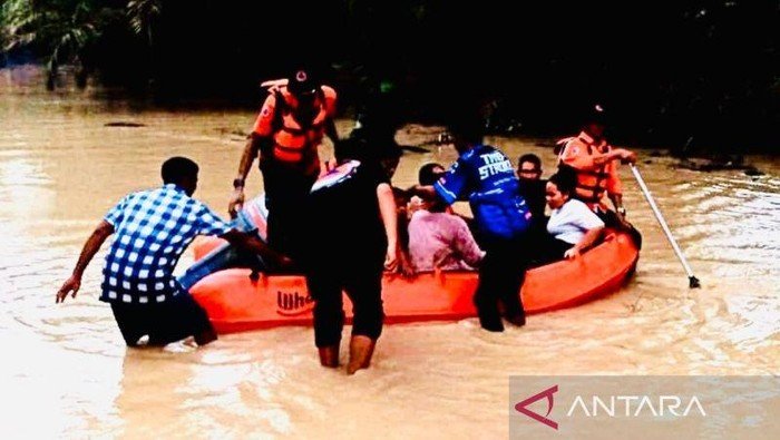 40 Warga Nagan Raya Aceh Kebanjiran, Harus Dievakuasi Pakai Perahu Karet, Begini Ceritanya!