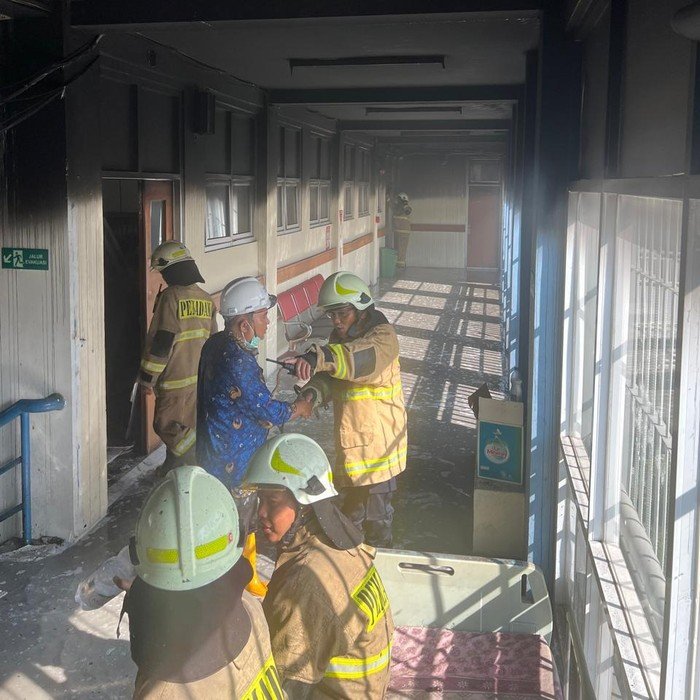 Kronologi Kebakaran Gudang Logistik RS Pengayoman Jaktim - Update 3
