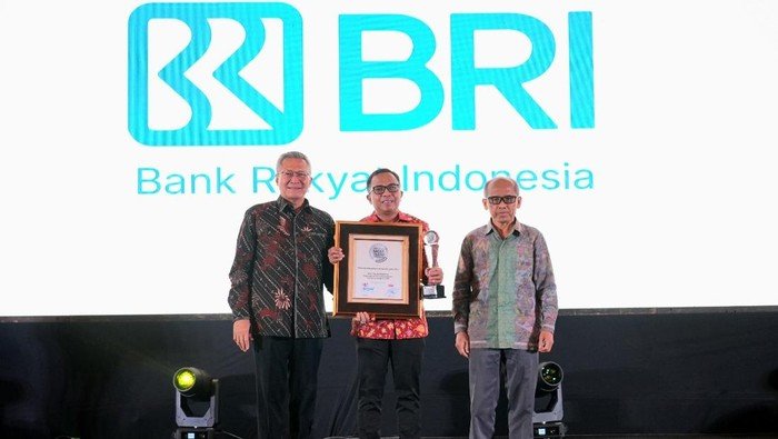 BRI Raih Predikat Sangat Terpercaya di Ajang Indonesia Trusted Companies - Alternatif 1
