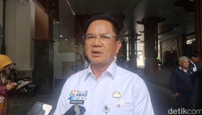 Tiang Monorel Malam Hari, Solusi Cerdas Hindari Jam Pulang Kantor