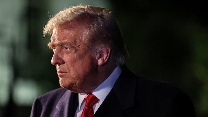 Trump Ancam 8 Negara Ini dengan Tarif 25% Jika Tak Setuju AS Caplok Greenland - Alternatif 4