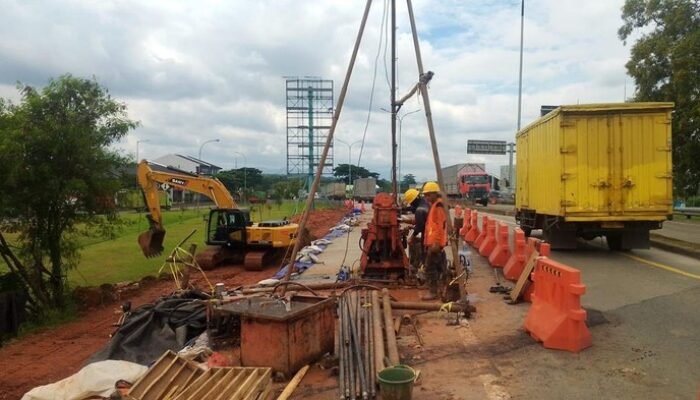 Tanah Longsor Tol Japek, Progres Penanganan Terhambat?