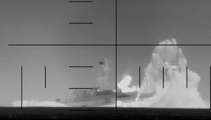 Konfrontasi AS-Iran Berlanjut, Kapal Selam Tenggelamkan Fregat, 87 Mayat Terungkap