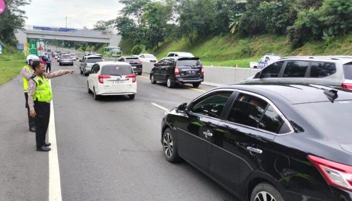 Kecepatan Tanpa Jarak Aman? Gagal Jaga Jarak Aman Penyebab Dominan Kecelakaan, Ingat Lagi Rumus 3 Detik