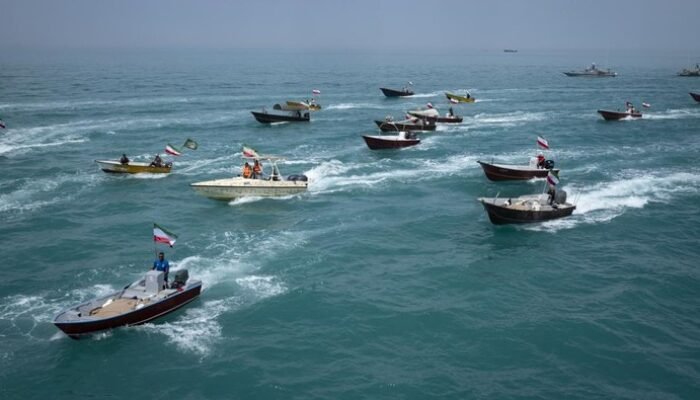 Kapal Musaffah 2 Meledak di Selat Hormuz, 3 WNI dalam Pencarian – Update 2