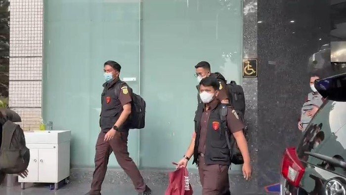 Geledah Komisioner Ombudsman, Kejagung Sita Bukti Elektronik: Apakah Ini Langkah Menuju Transparansi yang Lebih Besar?