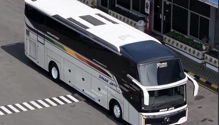 “Perjalanan Baru di Jalan, Bus Sinar Jaya Paling Kalcer dari Garasi New Armada”