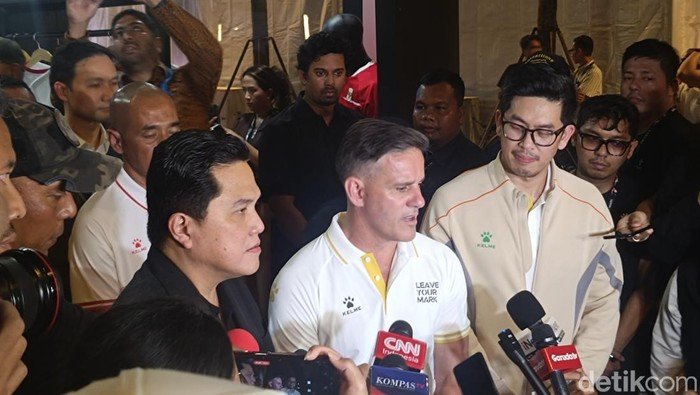**Pujian John Herdman untuk Jersey Baru Timnas Indonesia: Simbol Kebanggaan atau Hanya Permainan?**