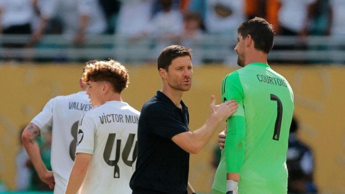 Courtois Bantah Pemain Madrid Bikin Alonso Dipecat - Update 2