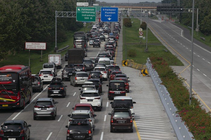 76 Juta Pemudik Pakai Mobil, Bakal Kebagian Stok Bensin? - Alternatif 2