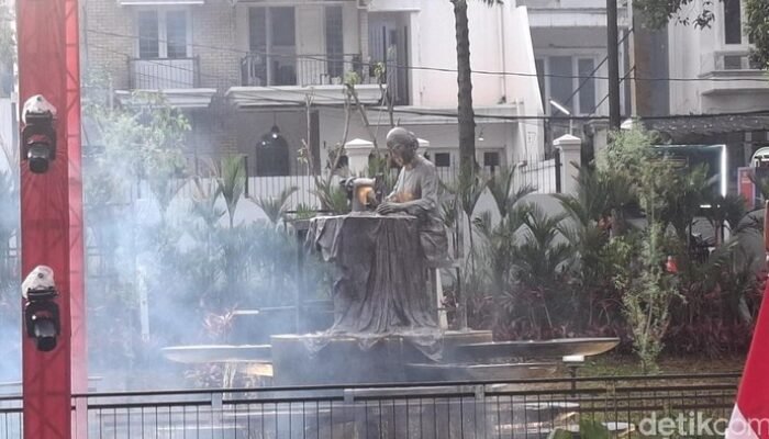 Sejarah Berbincang dalam Patung: Fatmawati Hamil Guntur Soekarnputra Menjadi Ikon Taman Bendera Pusaka