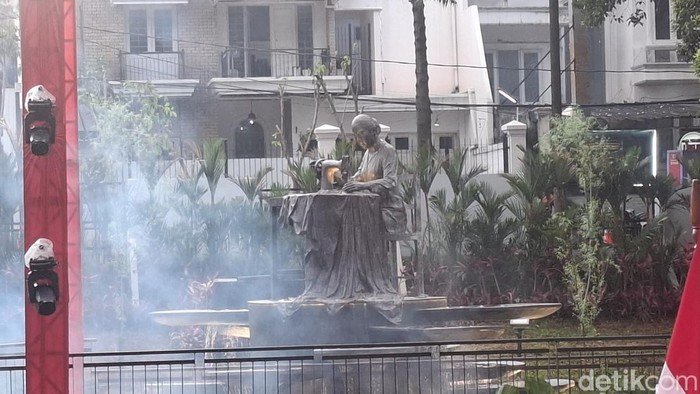 Sejarah Berbincang dalam Patung: Fatmawati Hamil Guntur Soekarnputra Menjadi Ikon Taman Bendera Pusaka