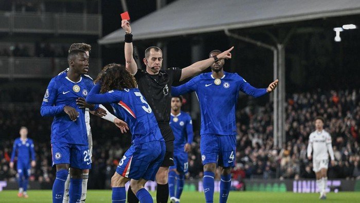 Chelsea Vs Wasit Musim Ini: Apakah Wasit Lebih Berpengaruh dari Pemain?