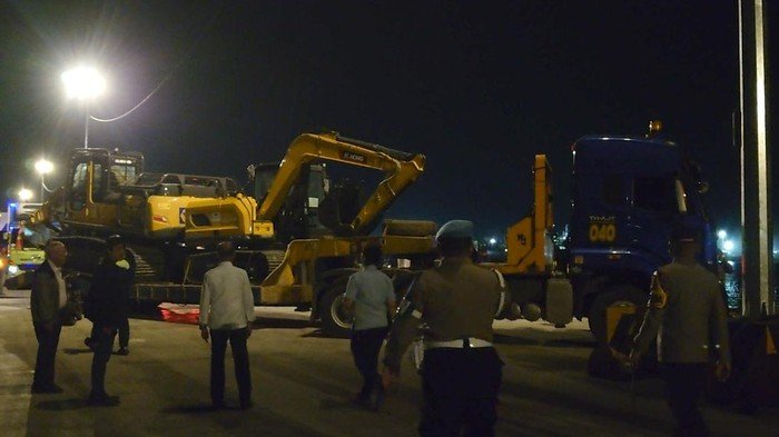 Krisis Akses di Pelabuhan BBJ, Ribuan Penumpang Terjebak Karena Sopir Parkir Truk!