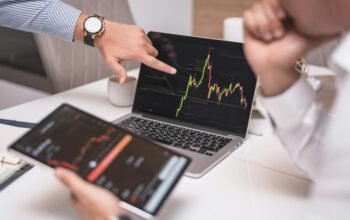 Jual Bersih Rp 221 M, IHSG Terkoreksi ke 7.137: Apakah Ini Pertanda?